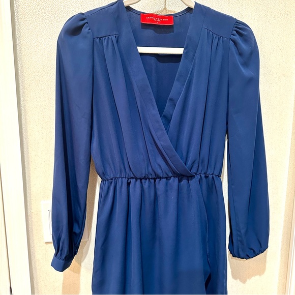 Classy wrap dress with pinched waist available in 2 different colors - Picture 3 of 7